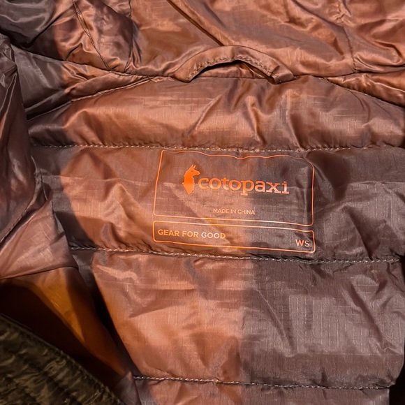 Sold! Cotopaxi Fuego Down Hooded Jacket “Martime and chestnut” womens small NWT - Picture 5 of 13